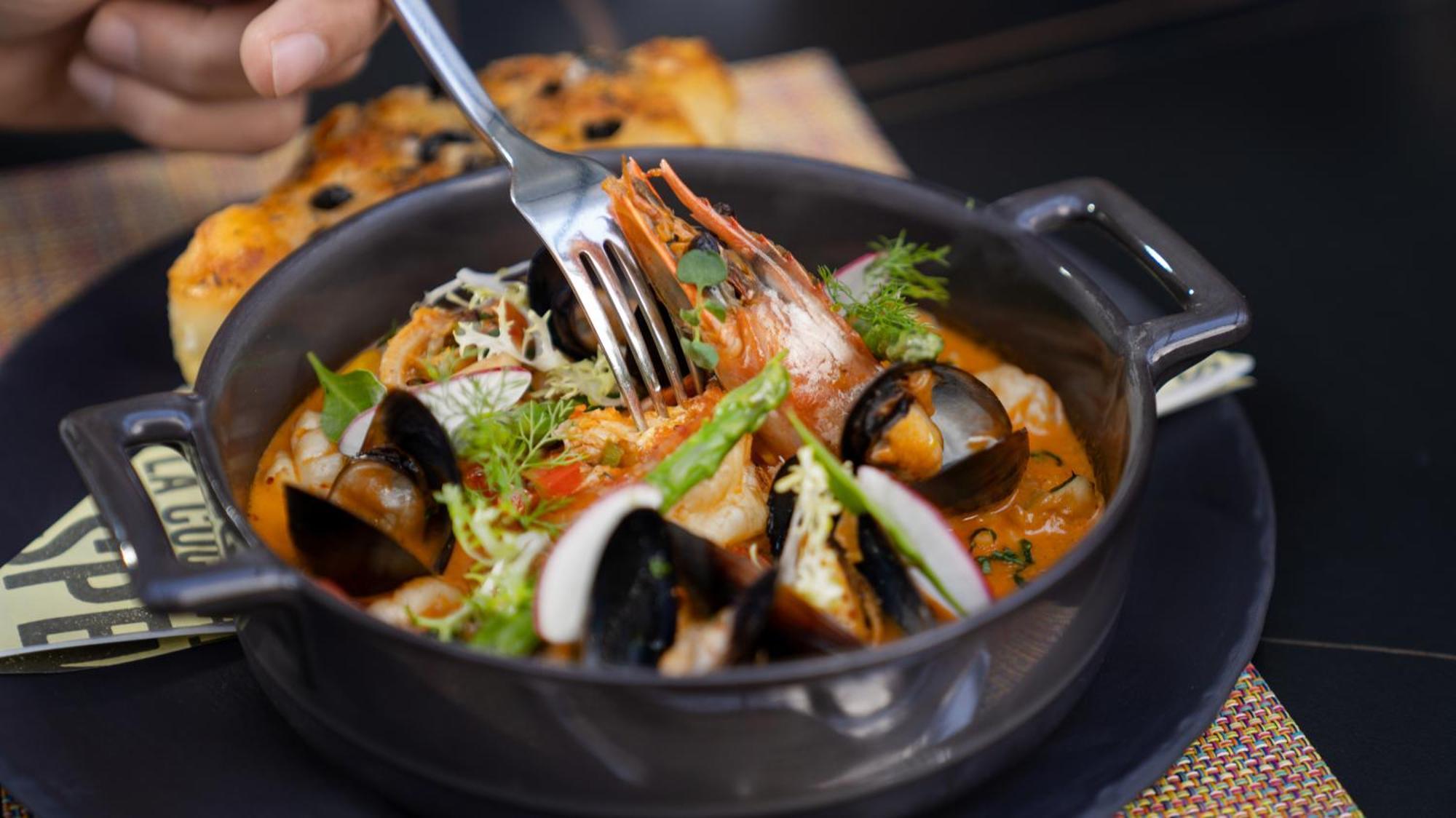 The Abdali Boulevard Hotel Amman Zewnętrze zdjęcie Thai seafood curry
