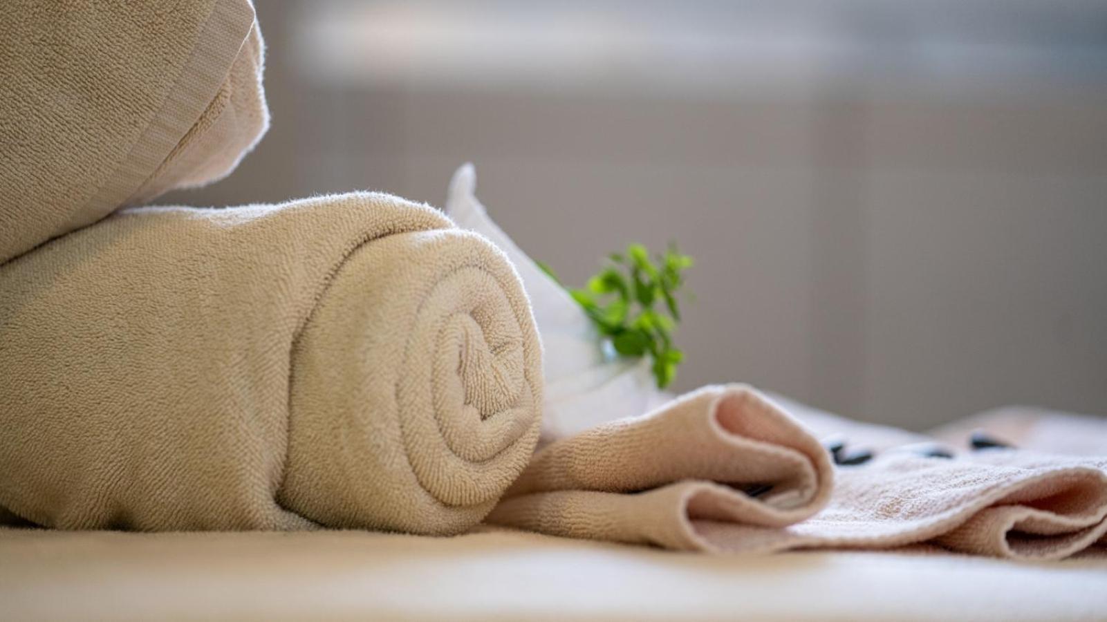 The Abdali Boulevard Hotel Amman Zewnętrze zdjęcie A rolled towel