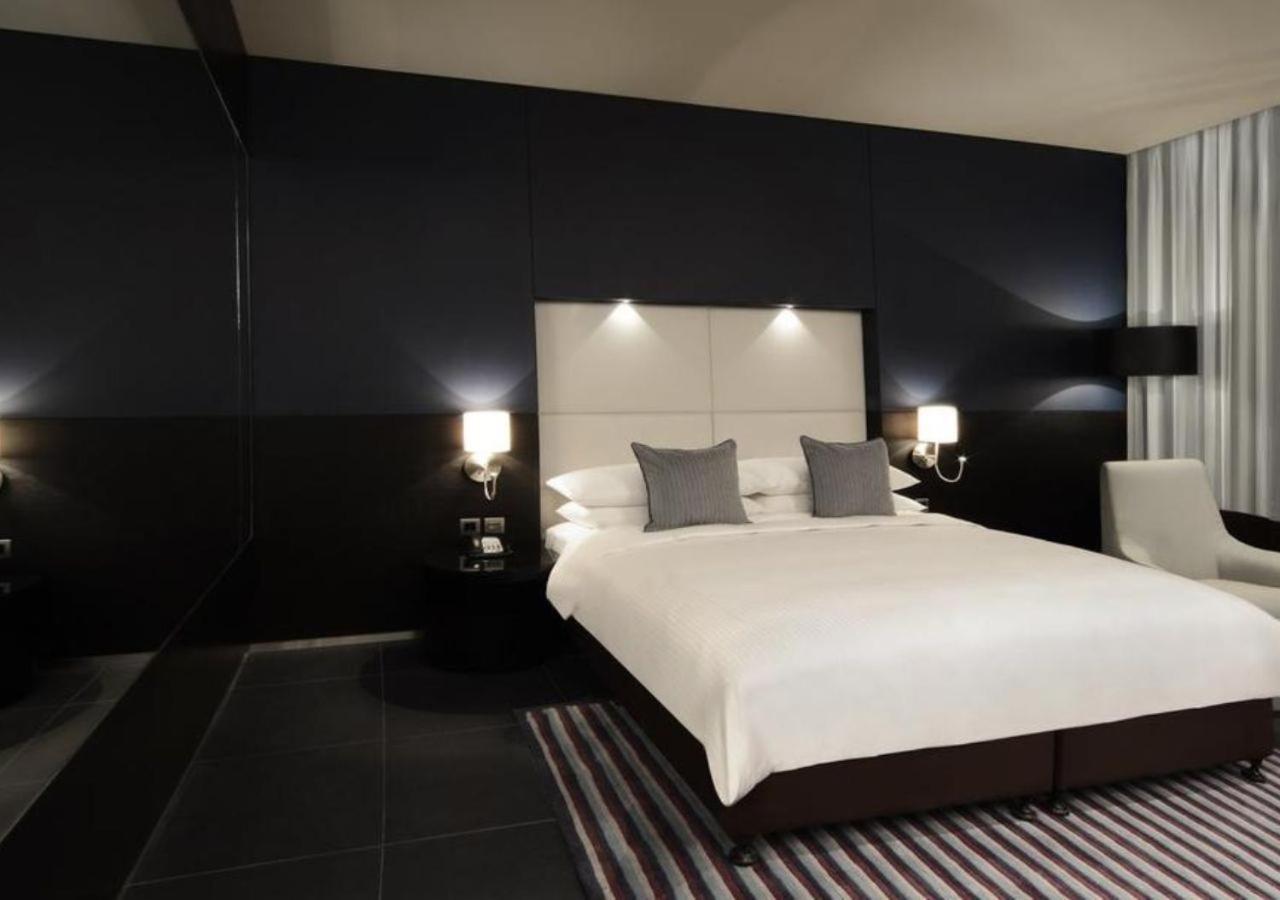 The Abdali Boulevard Hotel Amman Zewnętrze zdjęcie A bedroom at the hotel