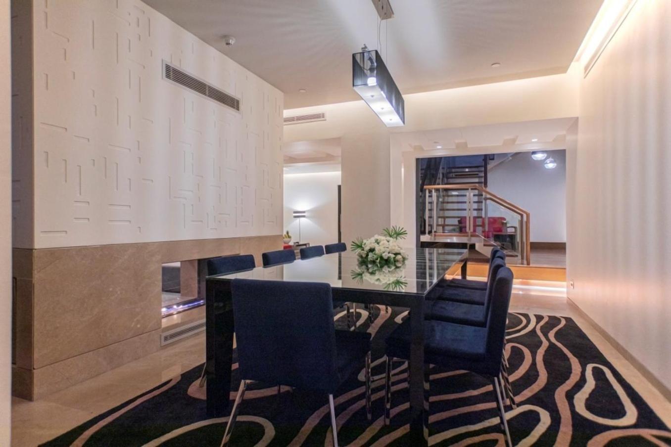 The Abdali Boulevard Hotel Amman Zewnętrze zdjęcie The interior of a suite at the hotel